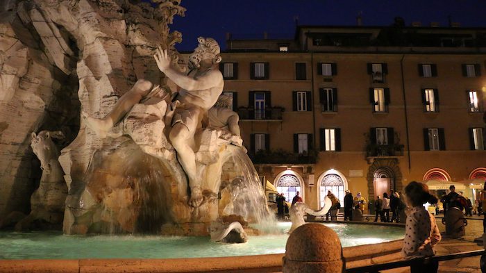 Бесплатные прогулки по Риму ночью